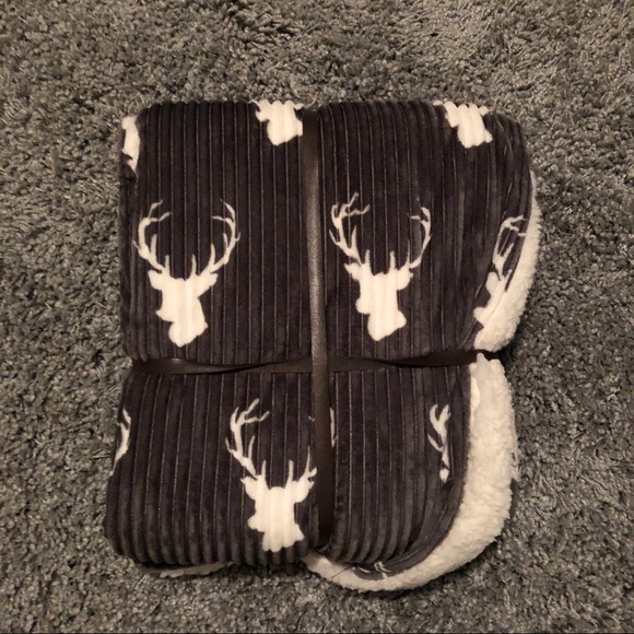 Lodge Berber Throw - Picture 2 of 2